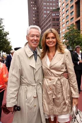 Maren Gilzer und Egon F. Freiheit bei der Wiedereröffnung vom Boulevard der Stars nach einmonatigen Bauarbeiten am Potsdamer Platz in Berlin am 05.09.2011 Boulevard der Stars Berlin 2011 