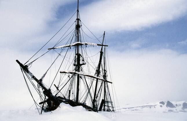 Nachbildung der SS Tegetthoff, Schiff der oesterreichisch-ungarischen Arktisexpedition, die 1873 Franz-Josef-Land entdeckte, Arktis, Franz-Josef-Land, Ziegler Island. replication of the SS Tegetthoff, ship of the austrian-hungarian Arctic expedition, which discovered the Franz-Josef-Land in 1873, Arctic, Franz-Josef-Land, Ziegler Island. BLW040294