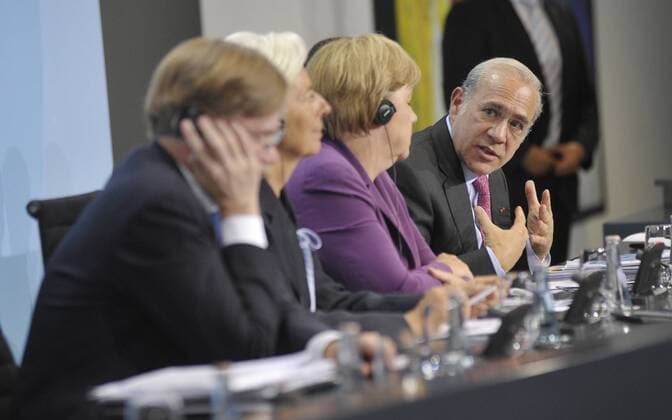 V.l.n.r.: Robert B. Zoellick (Präsident Weltbank), Christine Lagarde (Direktorin Internationaler Währungsfond IWF), Bundeskanzlerin Angela Merkel und Angel Gurria (Generalsekretär OECD) während einer Pressekonferenz zu Fragen des internationalen Währungssystems in Berlin Pressekonferenz zu Fragen des internationalen Währungssystems in Berlin