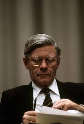 Bundeskanzler Helmut Schmidt (Deutschland SPD) auf dem Außerordentlichen SPD-Parteitag in Essen