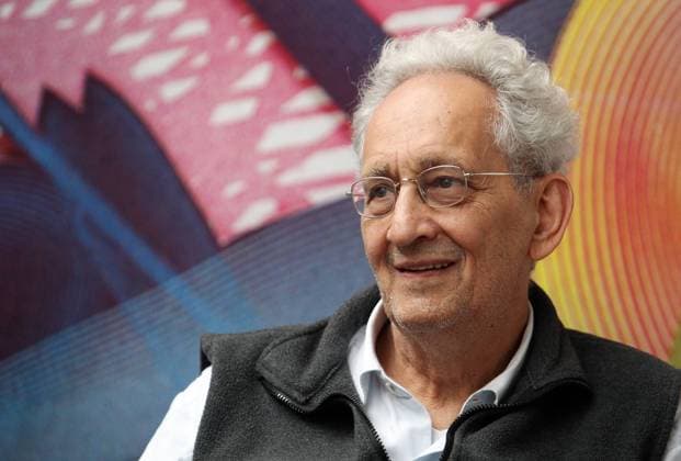 Jena , 061011 , Universität Jena ehrt Künstler Frank Stella mit einer Ausstellung im alten Straßenbahndepot , Ausstellungsaufbau , Pressekonferenz Im Bild: New Yorker Künstler Frank Stella