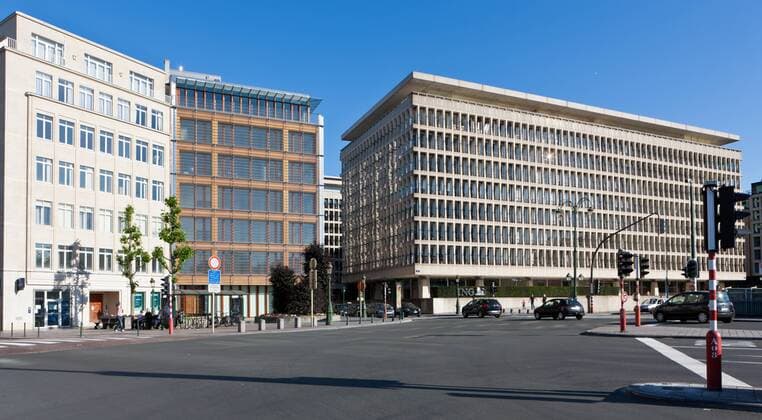 Architektur von Gordon Bunshaft Bank Lambert, Avenue des Arts, Brüssel, Belgien, Europa iblmox02063288