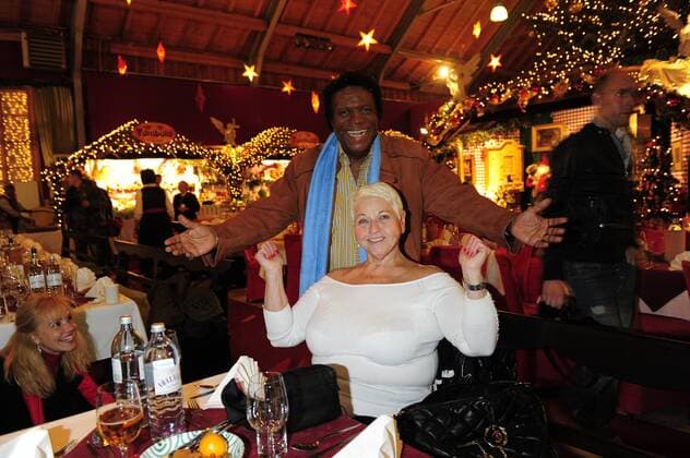 Roberto Blanco und Jazz Gitti - Weihnachtsmarkt Eröffnung auf Gut Aiderbichl in Henndorf
