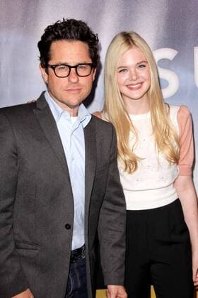Elle Fanning und J.J. Abrams bei der DVD Release Party vom Film Super 8 am 22.11.2011 in Beverly Hills Super 8 Blu-Ray und DVD Release Party in Beverly Hills , 2011 