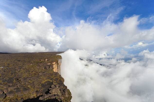 Blick vom höchsten Punkt des Hochplateau des Tafelberges Roraima, Dreiländereck Brasilien-Venezuela-Guyana, Südamerika iblmea02067999