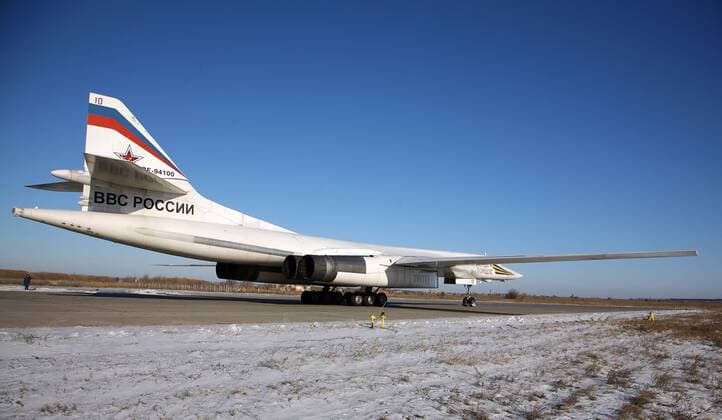 ITAR-TASS: SARATOV REGION, RUSSIA. DECEMBER 5, 2011. Tupolev Tu-160 (NATO reporting name: Blackjack) supersonic bomber at the Engels Air Force Base (aka Engels-2, Engel s, or Zngyelse).  RE0F33B3