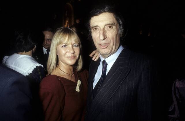 Herbert Fux mit Monika Lundi 01 86 ru Herbert Fux mit Monika Lundi im Januar 1986 beim Mathäser Filmball Mann Österreich Österreicher österreichisch Schauspieler Schauspiel Film TV Fernsehen Moderator Moderation Politiker Politik dunkelhaarig Anzug seriös Deutschland deutsch Deutsche Frau Schauspielerin blond langhaarig Querformat quer halb lächelnd