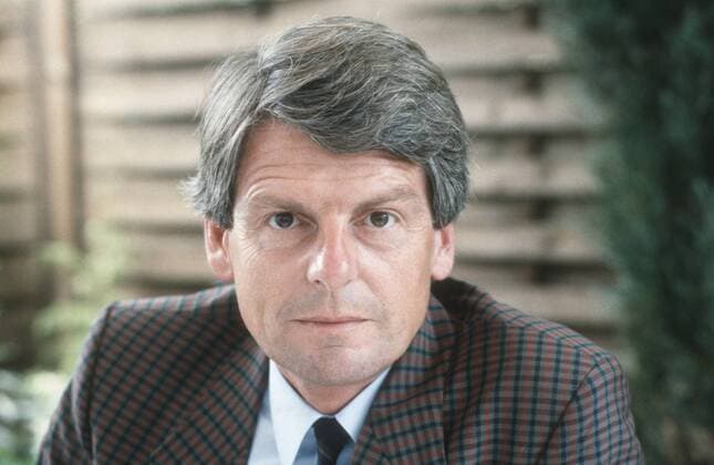 Klaus Bresser (TV-Journalist) 09 87 - Klaus Bresser im September 1987 Deutschland deutsch Deutscher Mann Journalismus Fernsehen Moderation Moderator German journalism quer Portrait neutral