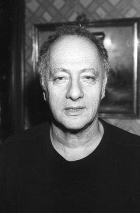 Peter Zadek (Regisseur) 10 87 ru Peter Zadek im Oktober 1987 Deutschland deutsch Deutscher Mann Theater Regie Autor Intendant Intendanz german director author writer hoch Portrait neutral sw !AUFNAHMEDATUM GESCHÄTZT !