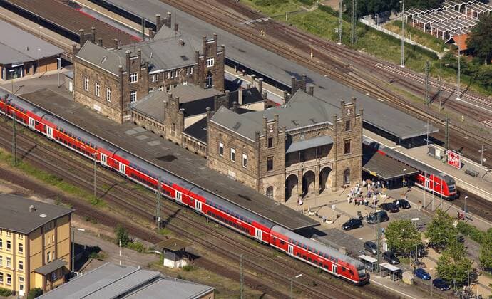 Luftbild, Der Mindener Bahnhof, historischer Bahnhof, Kreisstadt des ostwestfaelischen Kreises Minden-Luebbecke im Regierungsbezirk Detmold, Minden, Ostwestfalen-Lippe, Ostwestfalen, Nordrhein-Westfalen, Germany, Europa !ACHTUNGxMINDESTHONORARx60xEURO!