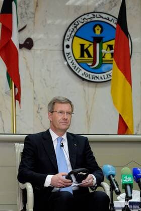 (111213) -- KUWAIT CITY, Dec. 13, 2011 (Xinhua) -- German President Christian Wulff looks on during his visit to the Kuwait Journalist Association in Kuwait City, Dec. 13, 2011. President Wulff is on a two-day state visit to Kuwait. (Xinhua Noufal Ibrahim) (nxl) KUWAIT-GERMANY-PRESIDENT-VISIT 