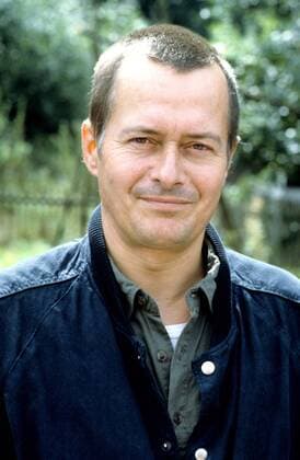 Klaus Emmerich (Regisseur) 09 88 rag Klaus Emmerich im September 1988 Deutschland deutsch Deutscher Mann Film Fernsehen Theater Regie german director kurzhaarig leger Hemd Blouson hoch Portrait draußen lächelnd neutral