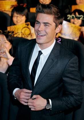 Actor Zac efron attends a stage greeting during a Japan premiere for the film New year s eve in Tokyo, Japan, on December 14, 2011. The film will open in Japan December 23, 2011.  TKP2011121416