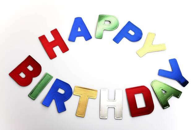 Geburtstag - Symbolbilder  Girlande, Schriftzug Happy Birthday aus bunten Buchstaben iblkim02100028
