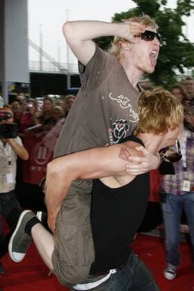 Sunrise Avenue bei The Dome 42 in der TUI-Arena, Hannover Samu Haber, Jukka Backlund (Sunrise Avenue)