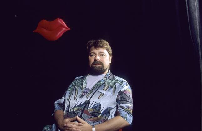 Jürgen von der Lippe 04 92 pp quer halb leger Hemd bunt neutral Hände Mann Moderation Fernsehen Show Musik Entertainment blond Bart