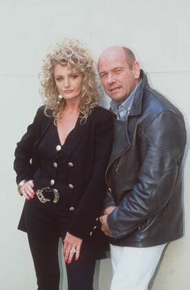 Bonnie Tyler und Klaus Löwitsch Zorc - Mann ohne Grenzen 08 92 teu Fernsehen TV Schauspiel Film hoch halb stehend leger neutral Zorc Mann ohne Grenzen