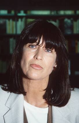 Marianne Bachmeier 06 94 bm Frau Kriminalität Autor dunkelhaarig seriös Blazer hoch Portrait neutral