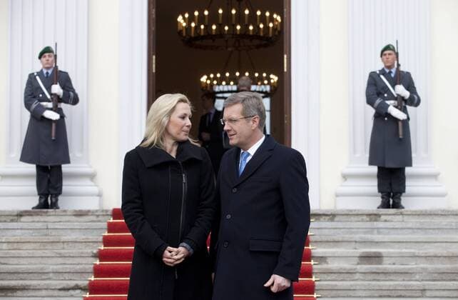 Deutschland, Berlin, Schloß Bellevue, Bundespräsident Christian Wulff und Frau Bettina Wulff, 15.12.2011