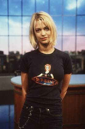Heike Makatsch 06 95 bü Frau Fernsehen TV Musik Moderation Viva TV leger blond Jeans T-Shirt hoch halb stehend neutral