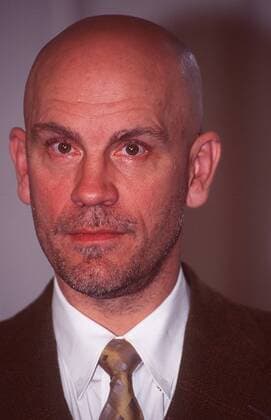 John Malkovich (Schauspieler) 03 98 her Mann TV Fernsehen Schauspiel GLATZE Jackett Krawatte Portrait hoch neutral