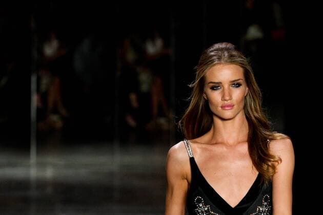 Rosie Huntington-Whiteley modelt für Animale während der Sao Paulo Fashion Week Inverno 2012 - Sao Paulo, Brasilien - (6)  (7954)