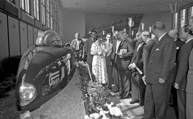 Internationaler Autosalon am Funkturm in Berlin, 06.-16. Sept. 1951 Ludwig Erhard