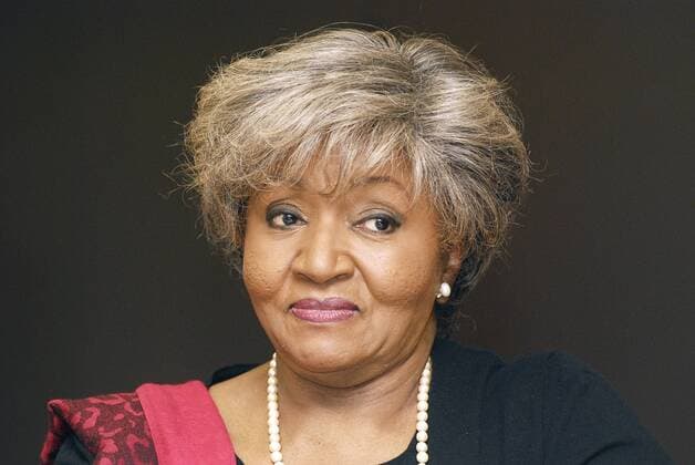 Dr. Grace Bumbry (Sängerin) 11 10 thg Dr. Grace Bumbry am 17.11.2010 beim 8. Internationalen Meisterkurs Neue Stimmen der Bertelsmann-Stiftung in der Stadthalle Gütersloh USA amerikanische Amerikanerin Sängerin Gesang Klassik klassisch Sopran Sopranistin us american female singer quer Portrait neutral lächelnd