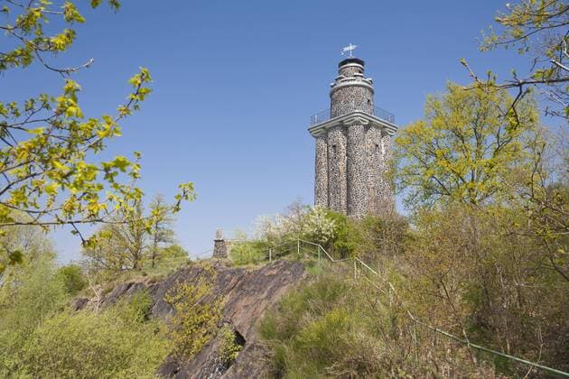 Bismarckturm im Naturschutzgebiet Wachtelberg- Mühlbachtal in Dehnitz bei Wurzen, Muldental