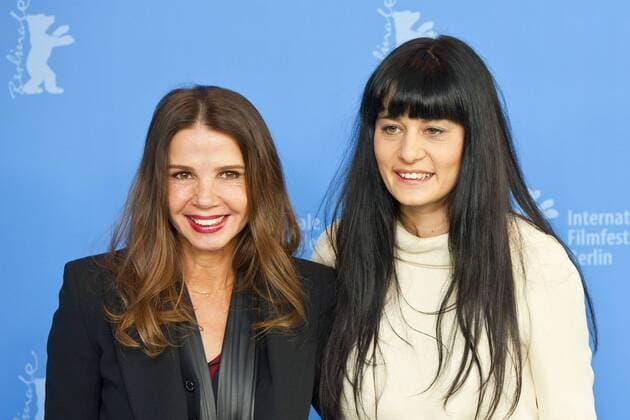 Foto-Call des Films im Panorama Spezial der Berlinale PANORAMA SPECIAL, THE WOMAN WHO BRUSHED OFF HER TEARS Victoria Abril (Schauspielerin Actress), Labina Mitevska (Schauspielerin Actress), (Rechts), Anläßlich der Internationalen Filmfestspiele 2012 in Berlin Berlinale 2012