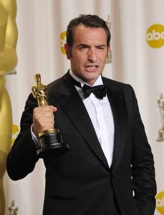 OSCARS. Bester Hauptdarsteller. Preisträger 2011-2020 Best Actor Oscar winner Jean Dujardin holds his Oscar backstage at the 84th annual Academy Awards at the Hollywood and Highlands Center in Los Angeles on February 26, 2012.  LAP201202261020