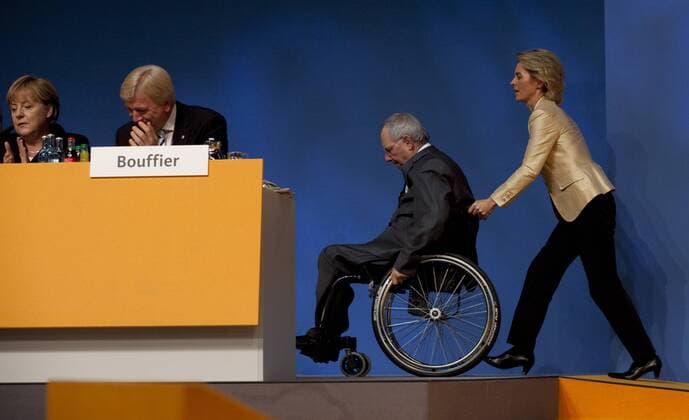 Deutschland, Leipzig, 24. Bundesparteitag der CDU, Angela Merkel, Volker Bouffier, Wolfgang Schäuble, Ursula von der Leyen, 14.11.2011