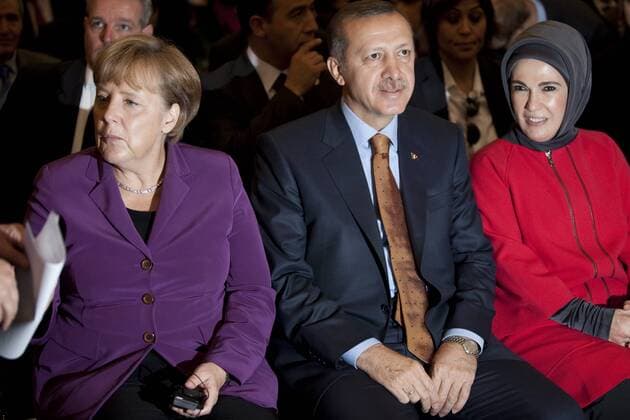 Deutschland, Berlin, Auswärtiges Amt, Veranstaltung 50 Jahre Deutsch- Türkisches Anwerbeabkommen, Angela Merkel, Recep Tayyip Erdogan mit Frau Emine, 02.11.2011