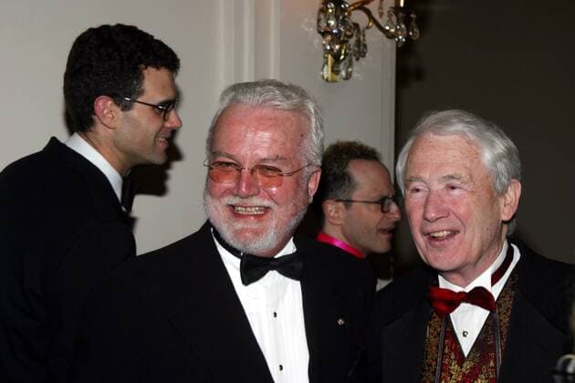 Apr. 22, 2003 - New York, New York, U.S. - K30173RM.THE 2003 PEN LITERARY GALA AND THE PRESENTATION OF THE 2003 PEN BARBARA GOLDSMITH FREEDOM TO WRITE AWARDS TO CUBAN JOURNALIST BERNARDO AREVALO PADRON AND TUNISIAN E-ZINE WRITER ZOUHAIR YAHYAOUI.AT THE PIERRE HOTEL IN NEW YORK New York 04 22 2003. 2003.RUSSEL BANKS AND FRANK McCOURT New York U.S.  - ZUMAmk1