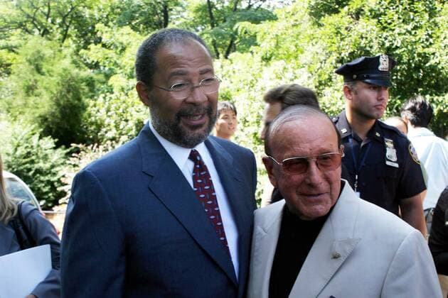 Sept. 12, 2003 - New York, New York, U.S. - K32731RM .MAYOR MICHAEL BLOOMBERG ANNOUNCES DAVE MATTHEWS BAND CONCERT IN CENTRAL PARK, NEW YORK New York 09 12 2003. 2003.RICHARD PARSONS AND CLIVE DAVIS New York U.S.  - ZUMAmk1