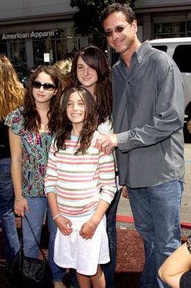 July 10, 2005 - Hollywood, California, U.S. - K44079MG. CHARLIE AND THE CHOCOLATE FACTORY , .WORLD PREMIERE..GRAUMAN S CHINESE THEATRE, HOLLYWOOD, CALIFORNIA. .07-10-2005. MIKE GERMANA 2005.BOB SAGET AND HIS DAUGHTERS. Hollywood U.S.  - ZUMAmg2