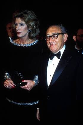 Nov. 8, 2006 - New York, New York, U.S. - HENRY KISSINGER AND WIFE NANCY KISSINGER. PAUL SCHMULUBACH- New York U.S.  - ZUMAsb3