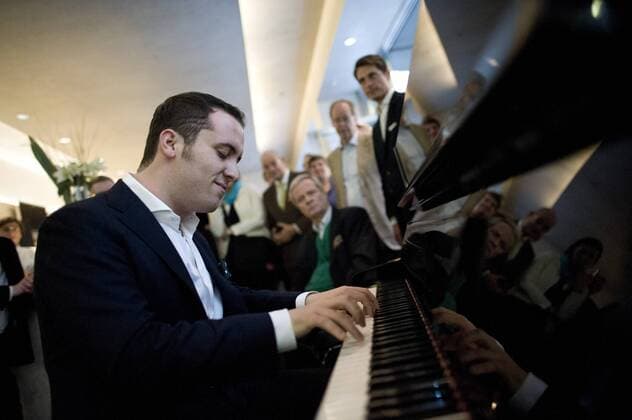 IGOR LEVIT (Pianist) beim Auftaktabend zum 6. Münchner Aids-Konzert in Schumanns Tagesbar, Muenchen 26.04.2012