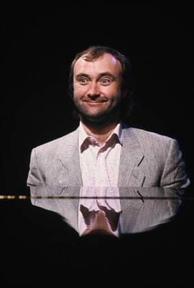 Der britische Rock- Pop-Sänger, Schlagzeuger, Songwriter, Produzent und Schauspieler Phil Collins im Jahre 1990
