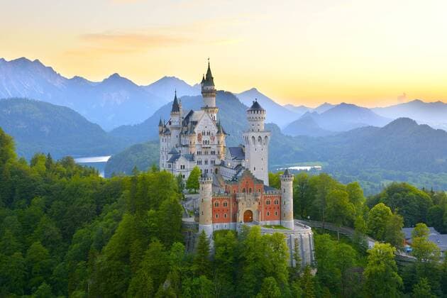 Schloss Neuschwanstein, bei Füssen, Ostallgäu, Allgäu, Bayern, Deutschland, Europa ibltke02248153