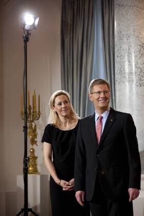 Deutschland, Berlin, Schloss Bellevue, Neujahrsempfang von Bundespräsident Christian Wulff für die Repräsentanten des öffentlichen Lebens sowie für Bürgerinnen und Bürger aus allen Bundesländern, Bettina Wulff, 12.01.2012