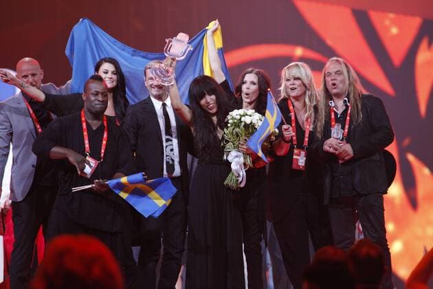 (120527) -- BAKU, May 27, 2012 (Xinhua) -- Loreen (C) of Sweden celebrates winning the Eurovision 2012 at the Grand Final of the Eurovision song contest in Baku, May 27, 2012. (Xinhua) (dtf) AZERBAIJAN-MUSIC-EUROVISION 