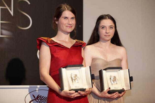 Cristina Flutur und Cosmina Stratan - 65. Internationale Filmfestpiele Cannes - Abschlussgala 27 05 2012 LOICThebaud Panoramic 