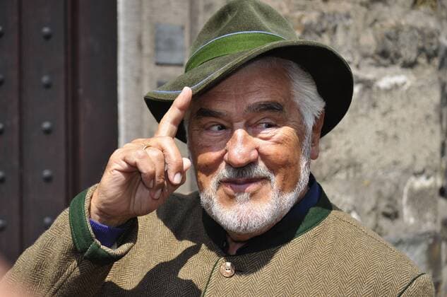 Mario Adorf Pressetermin am Set des Kinofilms Die Erfindung der Liebe am Haus Vorst, Leichlingen Foto:xP.xMertensx xFuturexImage