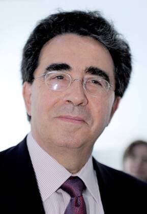 ITAR-TASS: ST. PETERSBURG, RUSSIA. JUNE 27, 2012. Spanish architect, sculptor and structural engineer Santiago Calatrava attends the opening of his exhibition The Quest for Movement , at Nikolaevsky Hall at the State Hermitage Museum.  RE102122