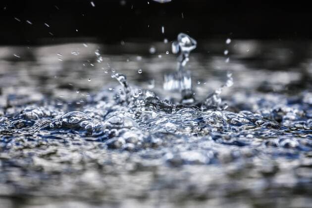  Wasserspritzer ibxmac02294024