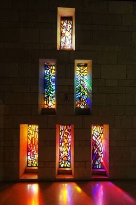  Farbige Glasfenster, Verkündigungsbasilika Nazareth, Nazaret, Galiläa, Israel, Naher Osten ibldwb02333982