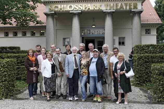 BERLIN, 24.08.2012 JAHRESPRESSEKONFERENZ DES SCHLOSSPARK THEATER, VORSTELLUNG DES SPIELPLANS SAISON 2012-2013. ZU SEHEN: u.a.: DER SCHAUSPIELER UND GESCHÄFTSFÜHRER VOM SCHLOSSPARK THEATER; DIETER HALLERVORDEN UND SCHAUSPIELER DIRK BACH; ACHIM WOLFF
