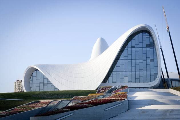 Baku, Azerbaijan 26 July 2012 Heydar Aliyev Centre, designed by Zaha Hadid architects. Photo: Reporters Ezequiel Scagnetti 
