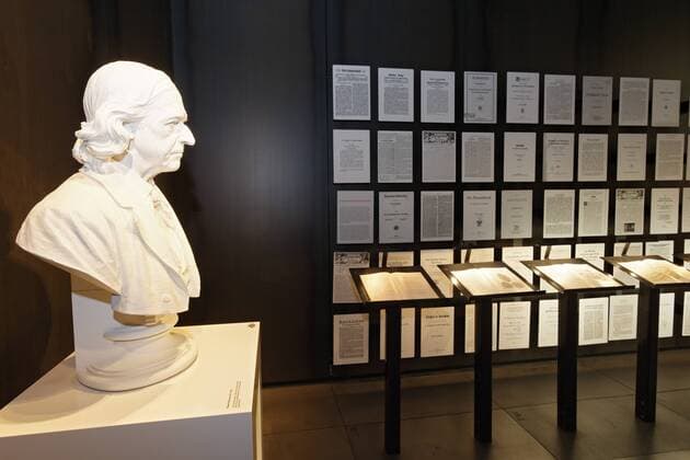  Büste des Historikers Theodor Mommsen, Varusschlacht Museum und Park Kalkriese, Osnabrücker Land, Niedersachsen, Deutschland, Europa ACHTUNG: Veröffentlichung darf nur mit folgendem Vermerk erfolgen: Varusschlacht im Osnabrücker Land - Museum und Park Kalkriese iblkas02333235